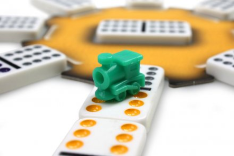 Tactic Mexican Train Tin Box