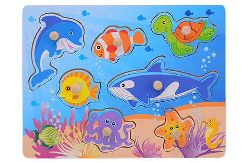 Houten knopjespuzzel +/- 30x22cm 3 assorti