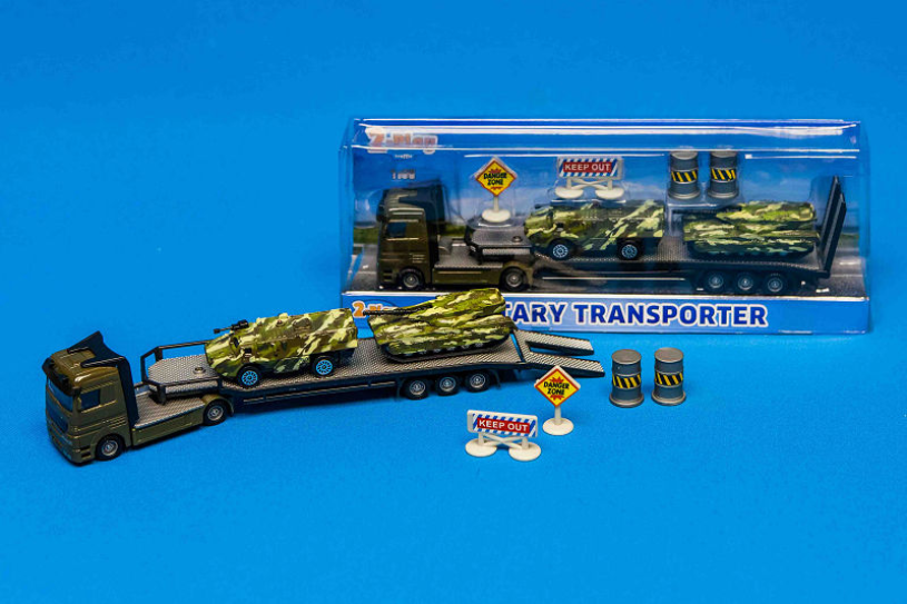 2-Play Die Cast/Plastic Militaire transporter incl tanks