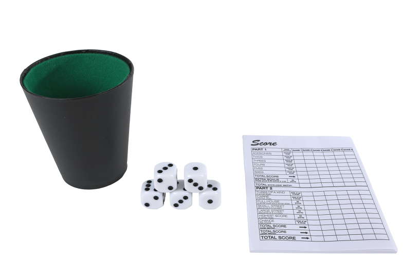 PlayToDay dobbelspel met beker en 5 dobbelstenen 9x14x23cm