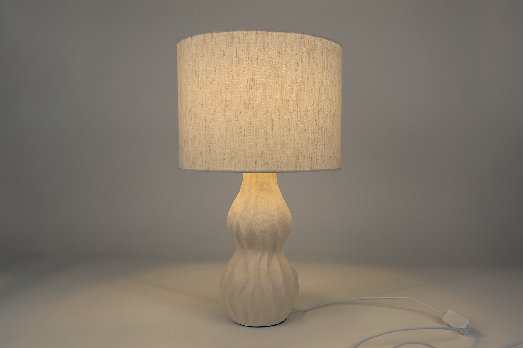 Tafellamp Moyra E27 linnen kap beige aardew 25x25x45cm