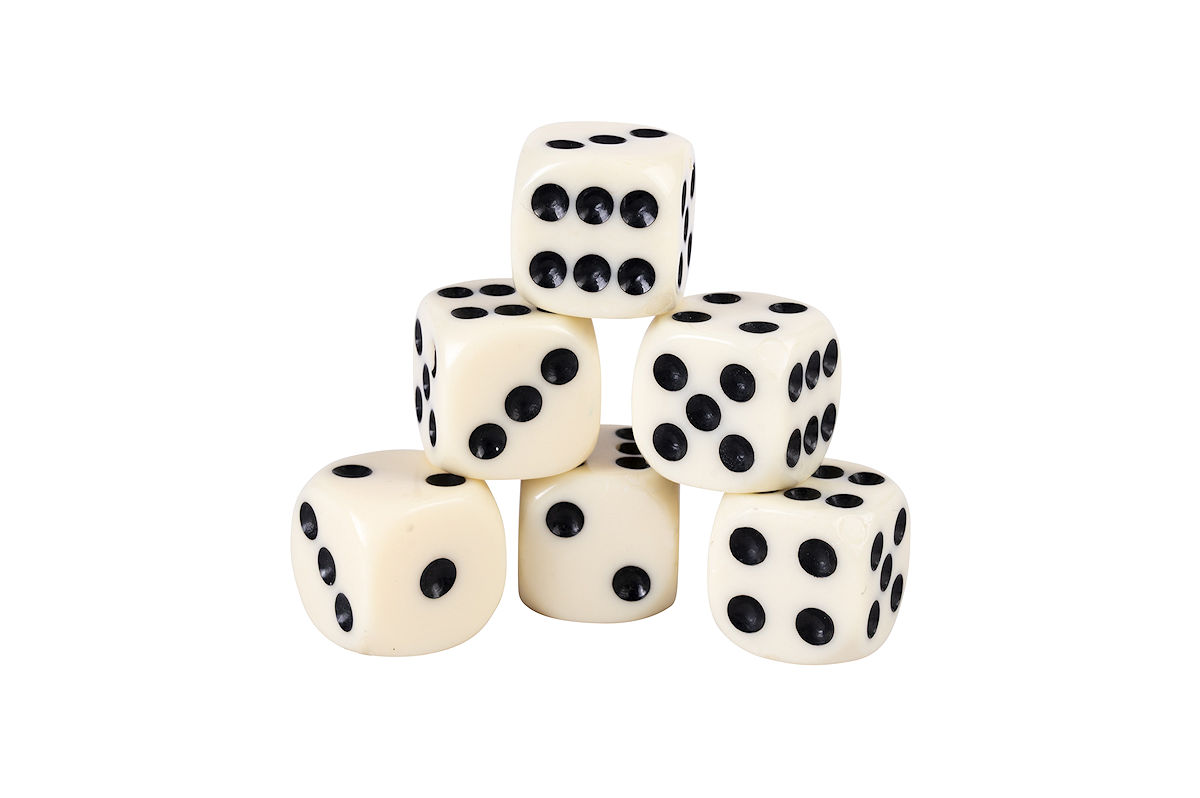 6 dobbelstenen 16 mm in doosje