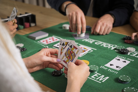 Pokerset met kaarten kleed en 200 chips (4 gram) in doos